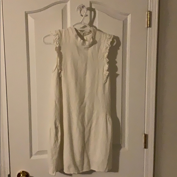 White ladies mini dress - Picture 3 of 9